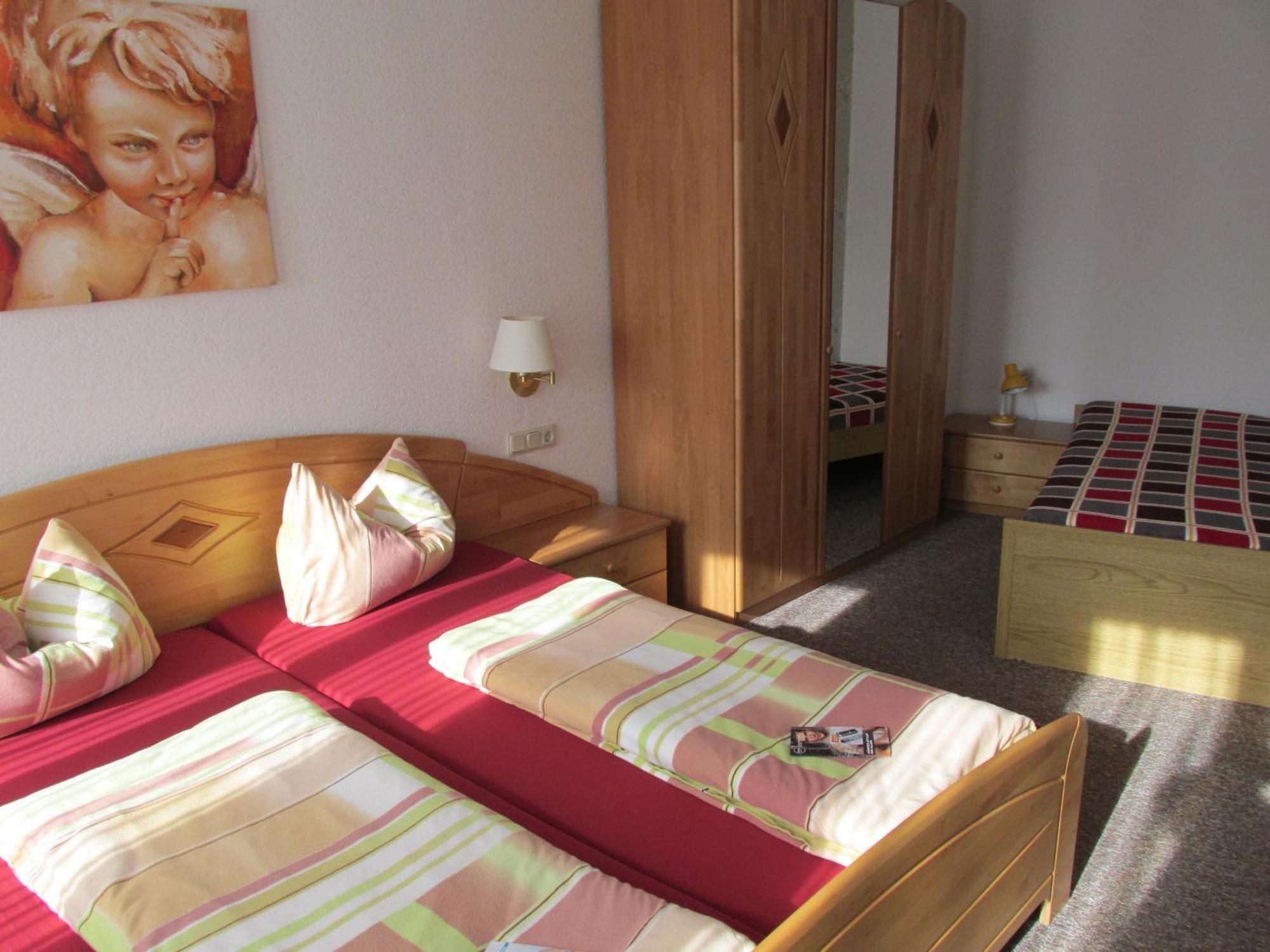 Apartments & Ferienhaus Senftner Thale Kamer foto